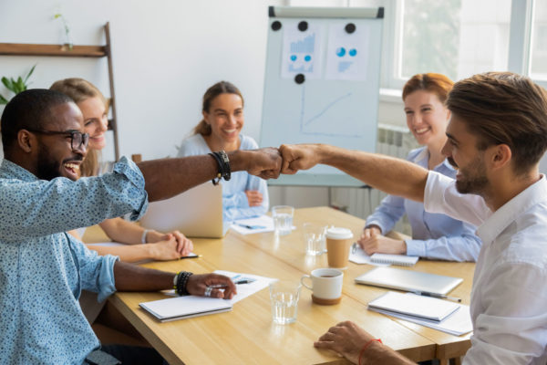 small business establishes strong positive company culture in employees
